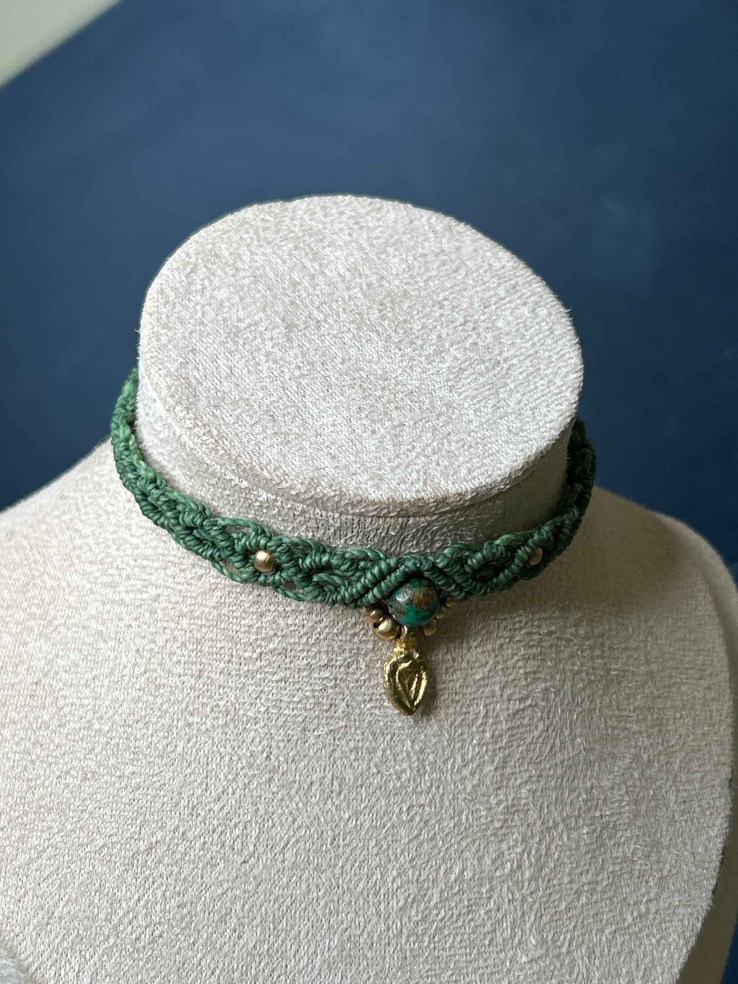Choker LUNATICA con Crisocolla
