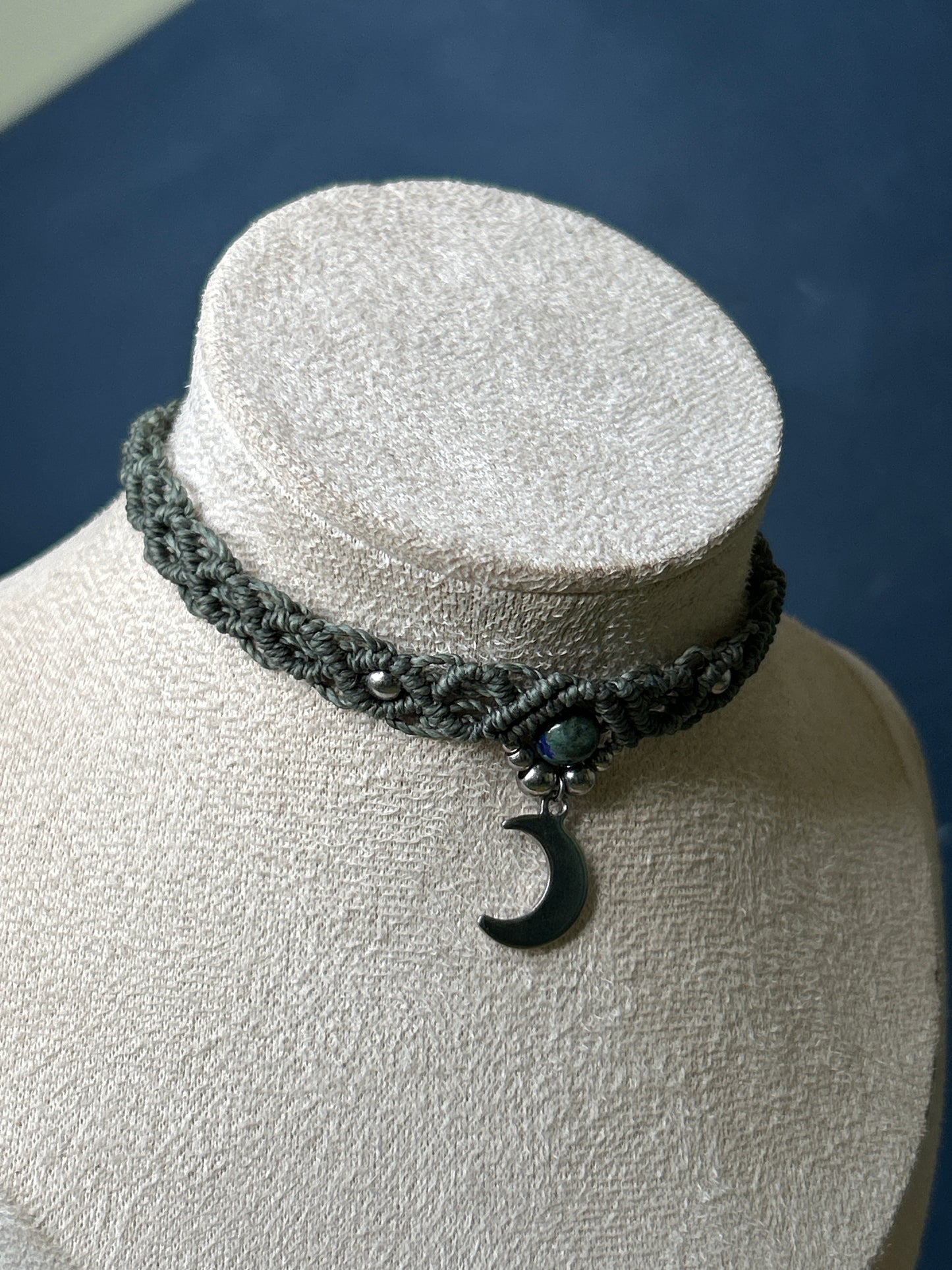 Choker LUNATICA con Lapis crisocolla